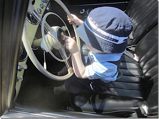 déjà très intéressé par la conduite automobile.